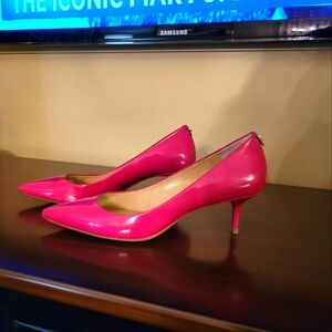 Michael Kors pink heels 👠